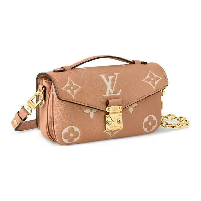 LOUIS VUITTON Pochette Metis East West