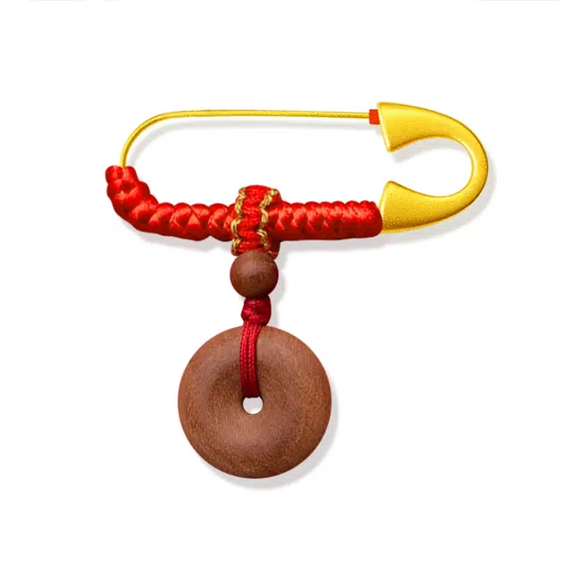 谧月珠宝 桃木平安扣 新中式国潮经典氛围感小众 宝宝压惊别针安全孕妇婴幼儿童外出防惊吓平安纳福 胸针 男女同款情侣款