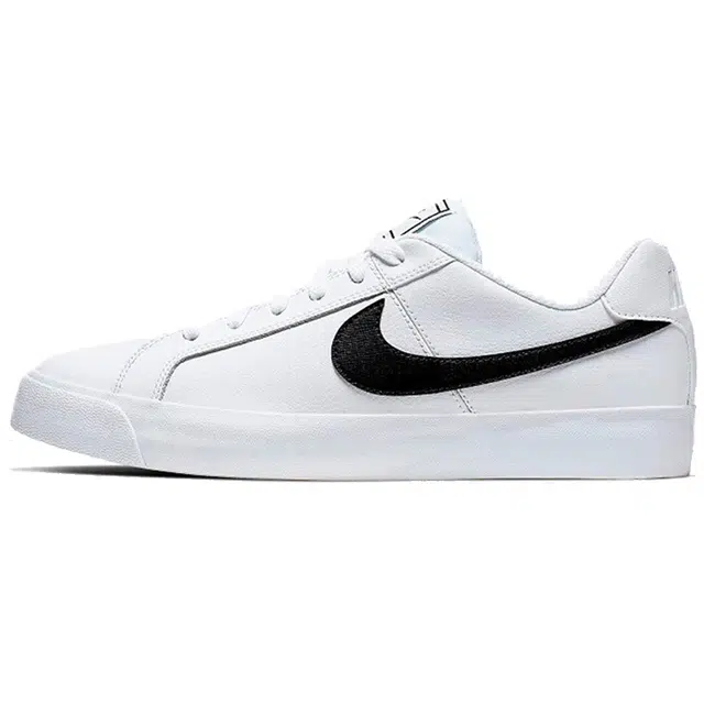 Nike Court Royale
