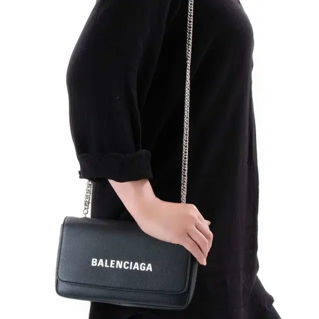 Balenciaga logo
