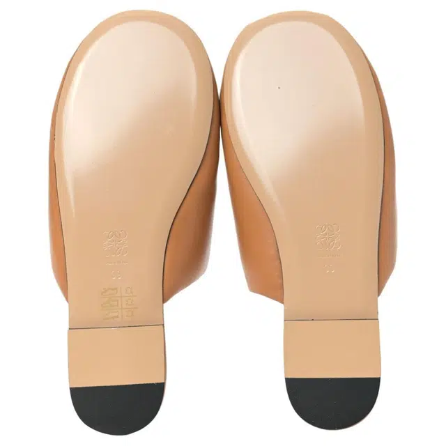 LOEWE Anagram