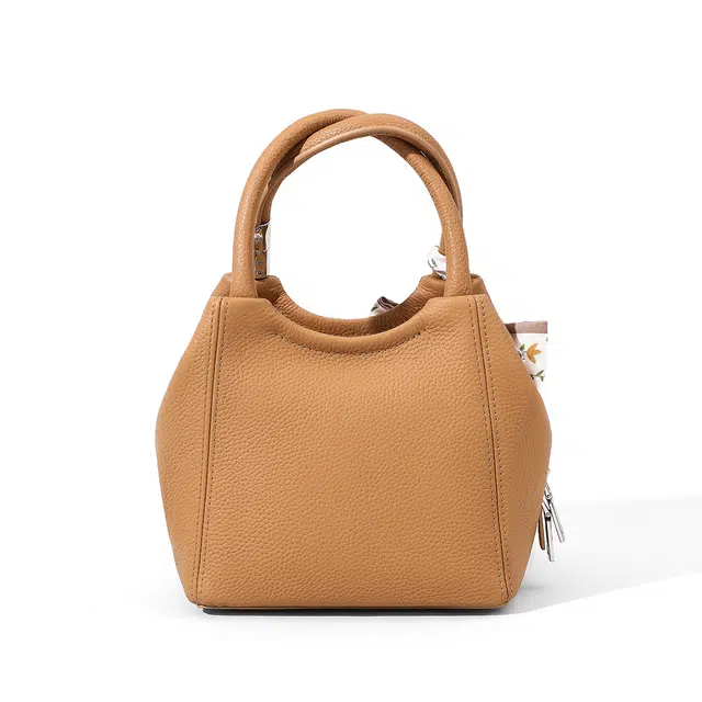 CBANNER Tote