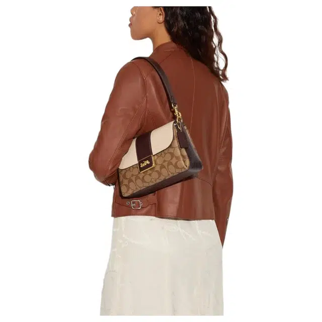 COACH Grace 26 Logo