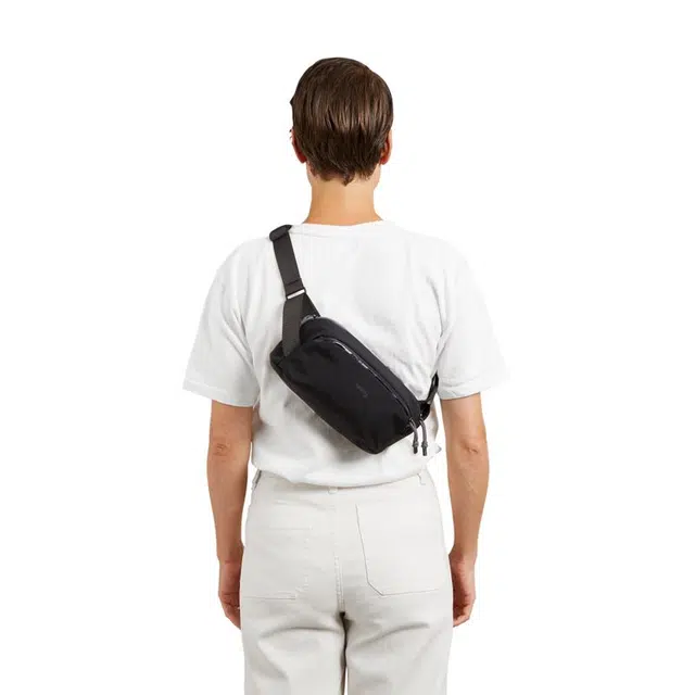 BELLROY Venture Ready Sling 2.5L