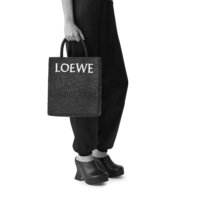 LOEWE A4 Tote