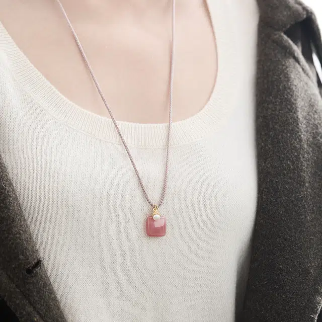 琳琯瑛 红方糖可爱设计高级感 玛瑙 项坠 女款 礼物