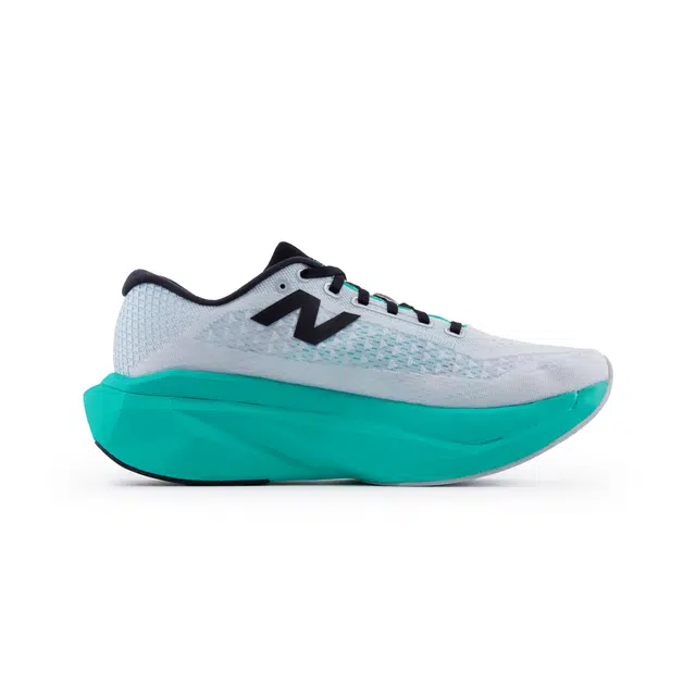 New Balance FuelCell SuperComp Trainer v3