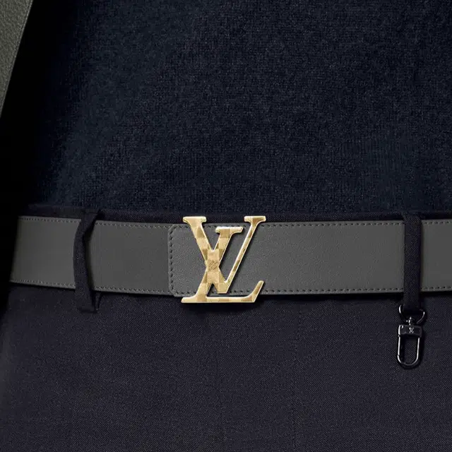 LOUIS VUITTON Logo 4cm