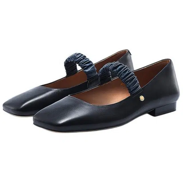 NINE WEST