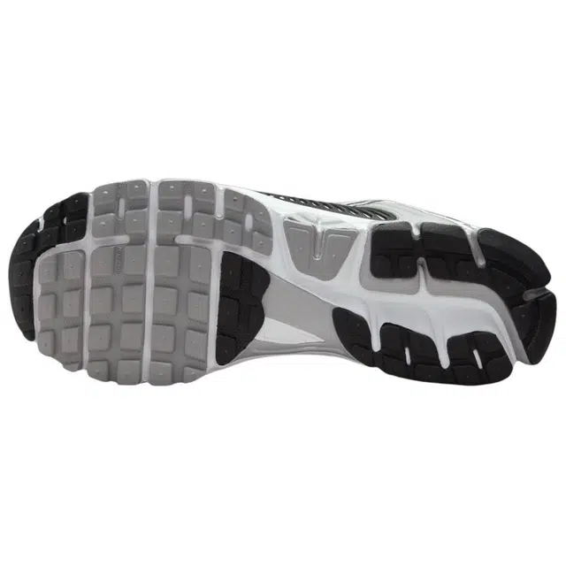 Nike Air Zoom Vomero 5 Metallic SilverBlackY2K