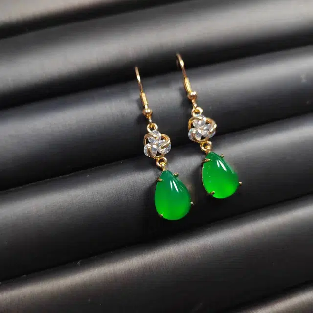 识恩 精致轻奢复古国风气质优雅水滴小众清冷高级感 玉髓 玉石耳环 女款