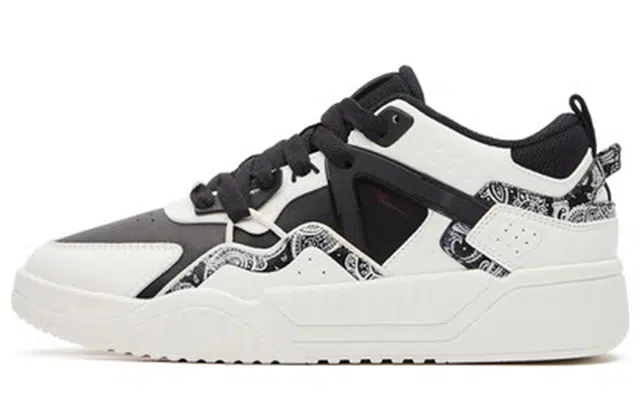 鸿星尔克 织物合成革 防滑减震耐磨 低帮 板鞋 女款 正黑