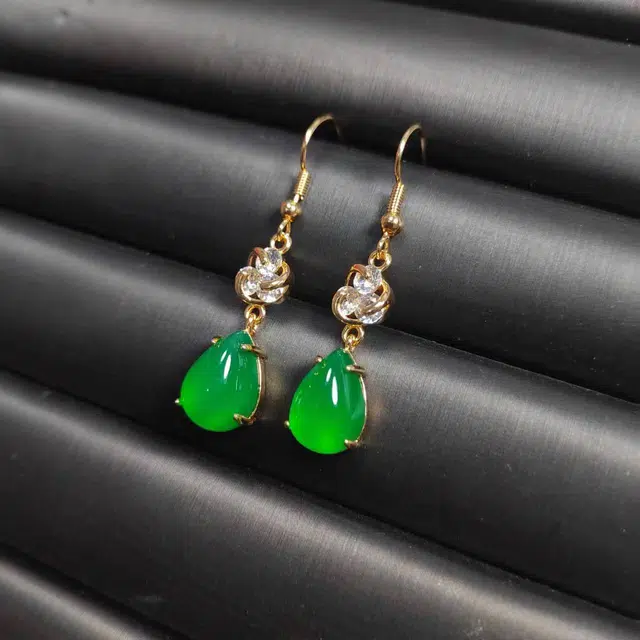 识恩 精致轻奢复古国风气质优雅水滴小众清冷高级感 玉髓 玉石耳环 女款