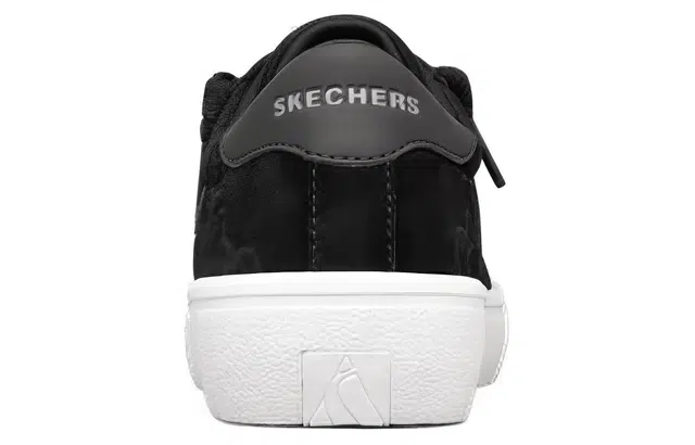 Hello Kitty x Skechers goldie 2.0