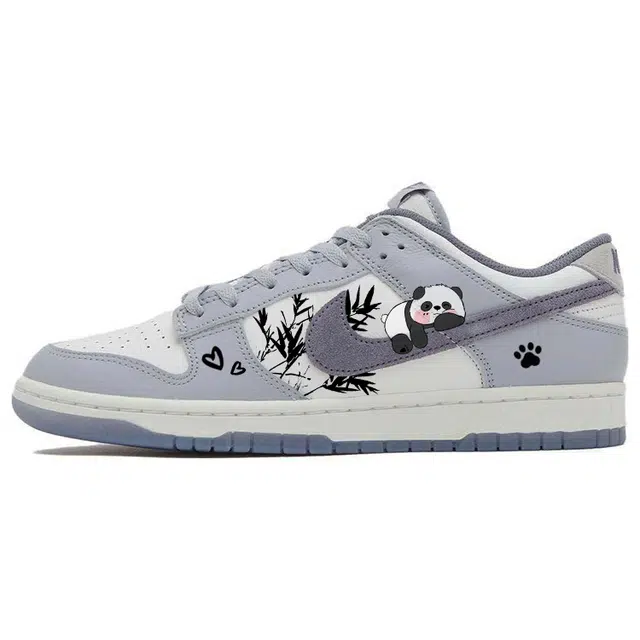 Nike Dunk Low "Panda"