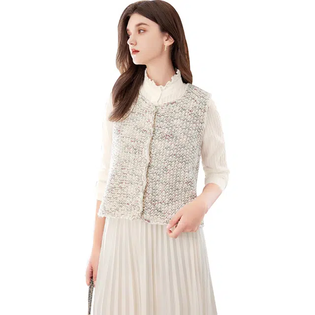 她池 甜美风宽松款单排扣短款圆领马甲 女款 粉白色