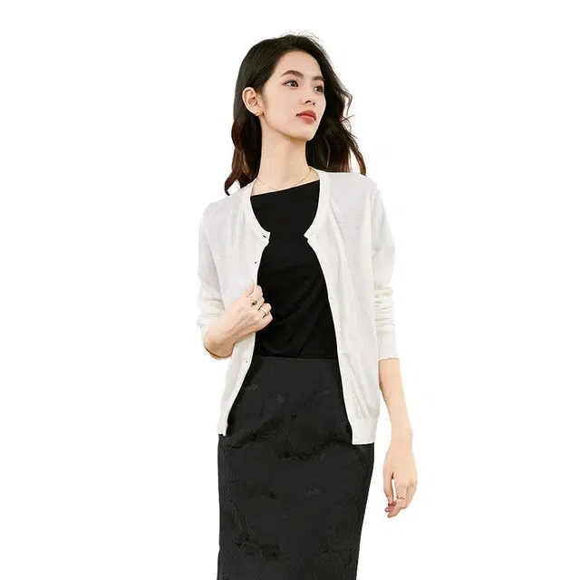 晚白 百搭圆领单排扣开衫长袖针织衫 女款 白色