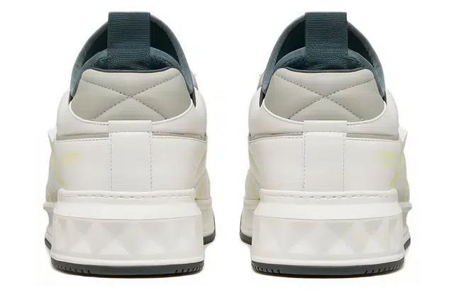 Valentino One Stud