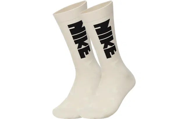 Nike Everyday Essentials Crew Logo 1