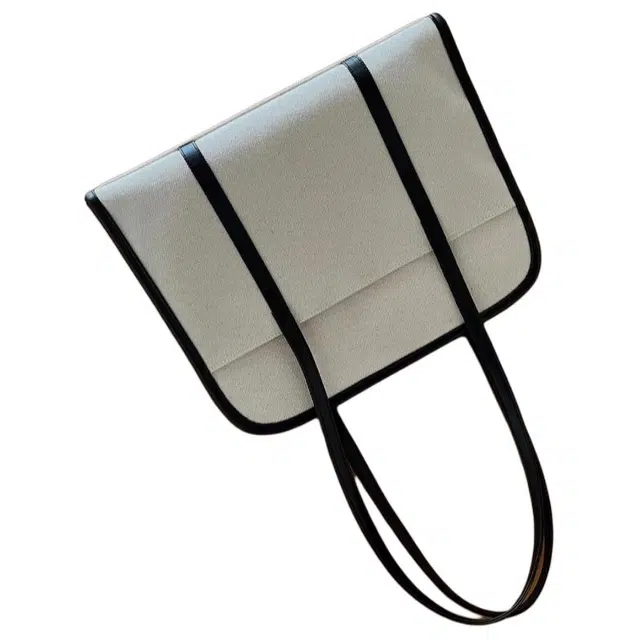 MUCU AND EBONY Tote