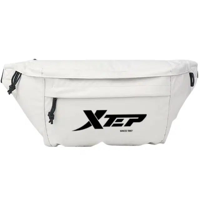 特步 潮牌胸包单肩包女休闲运动腰包背包 牛津纺 斜挎包 常规 男女同款情侣款 黑色