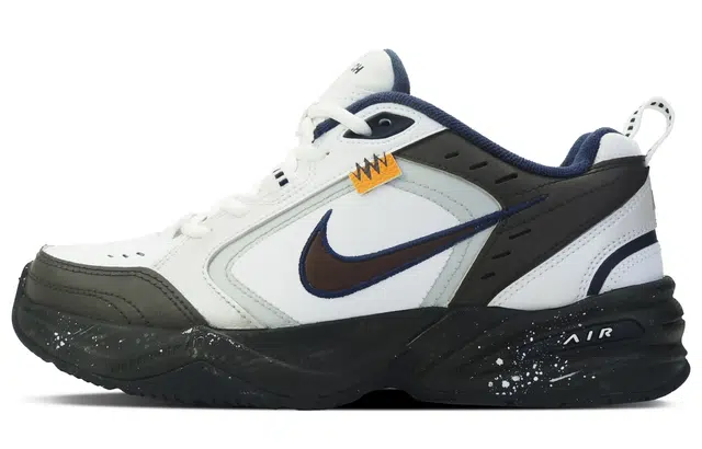 Nike Air Monarch 4