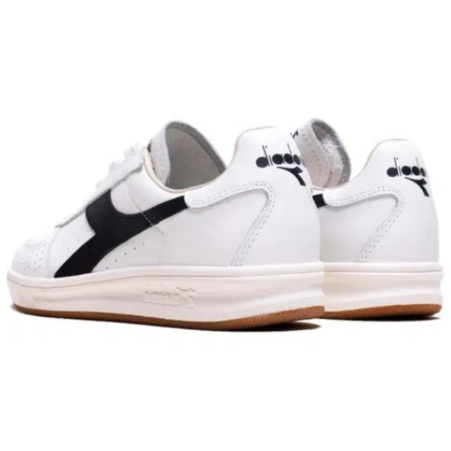 diadora