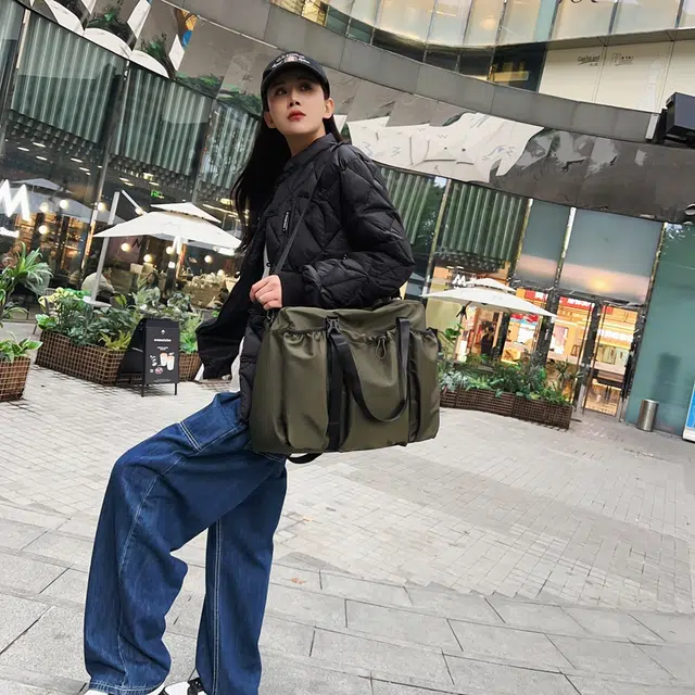 德力熊单肩包潮牌运动大容量休闲潮酷可斜挎可手提 尼龙黑色 军绿色 单肩包情侣男女通用