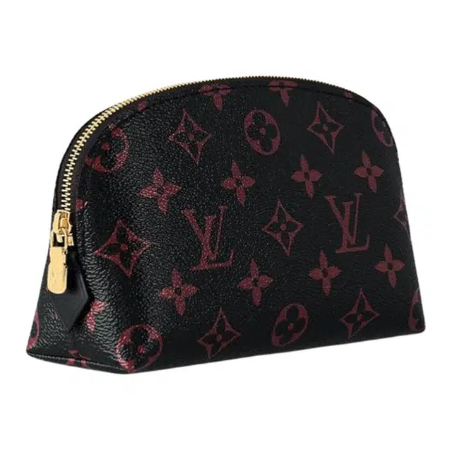 LOUIS VUITTON Pochette Cosmetique