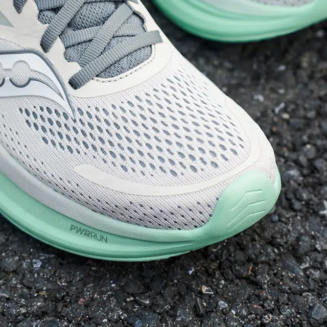 Saucony OMNI 22