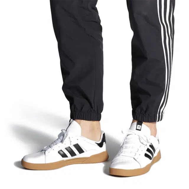 adidas originals VRX Cup Low White Gum