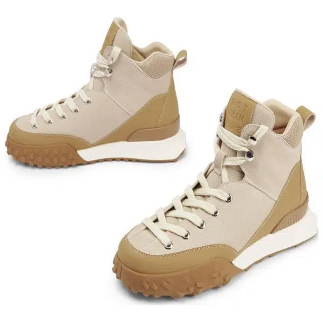 TOOMANYSHOES