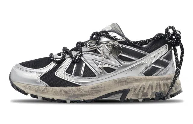 New Balance 410 Black Silver