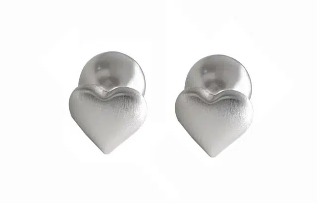 925