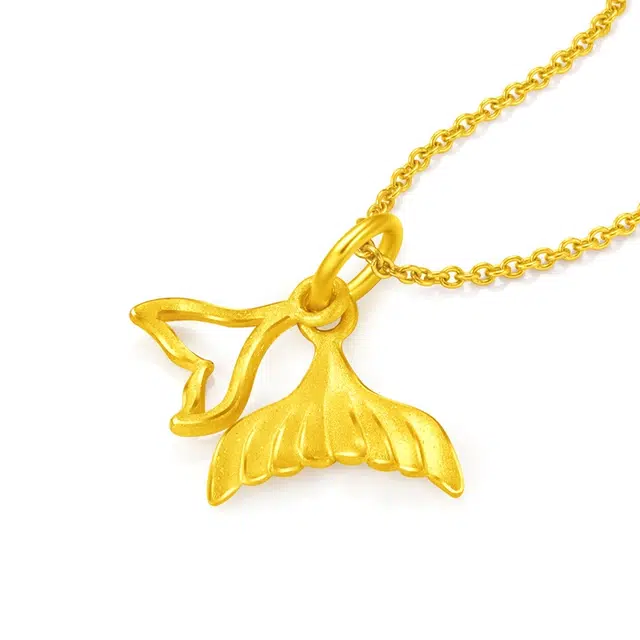 周大福鱼生有你气质美人鱼尾镂空足金黄金吊坠女不含链计价