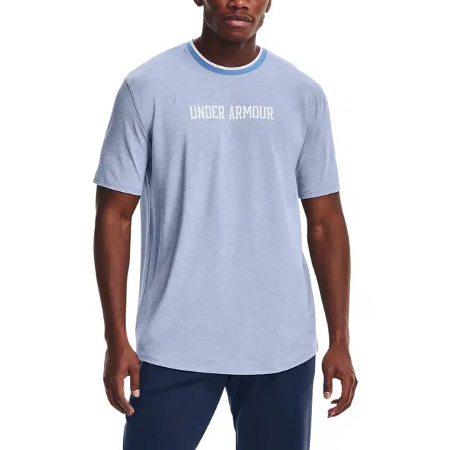 Under Armour T