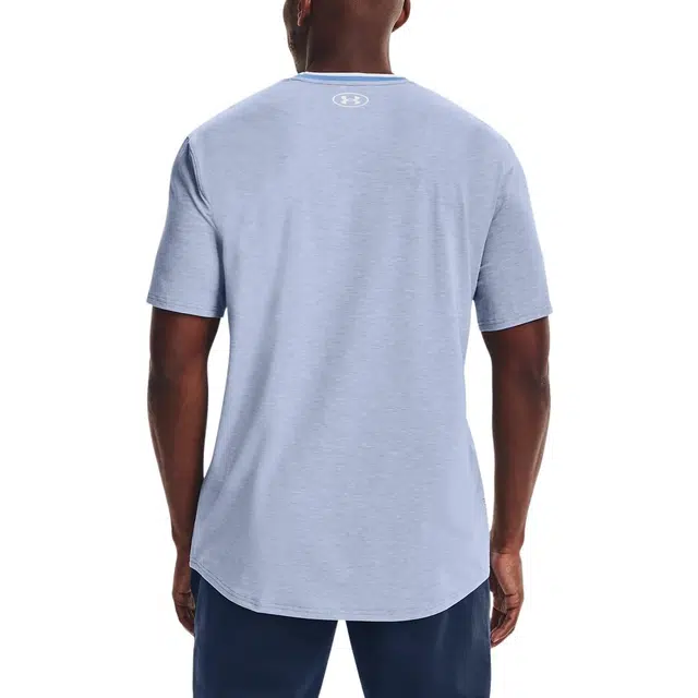 Under Armour T