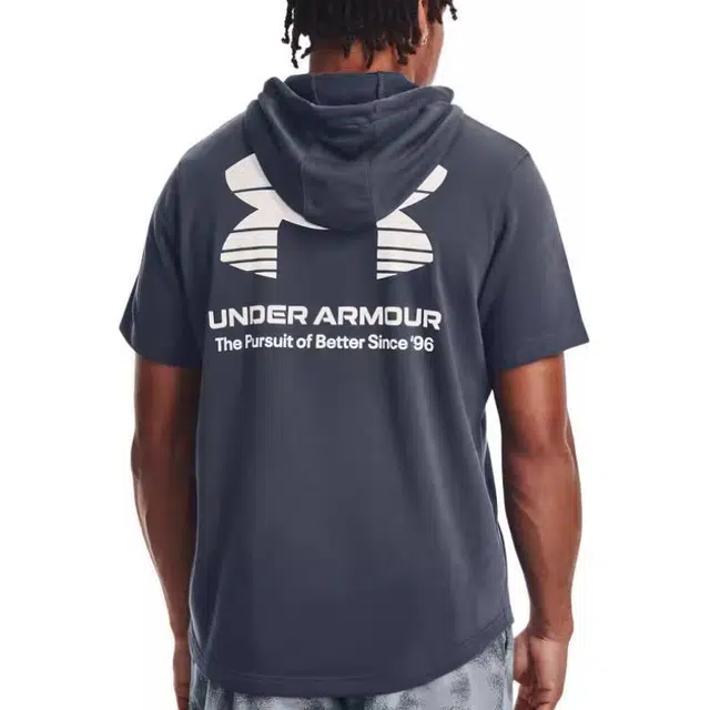 Under Armour T
