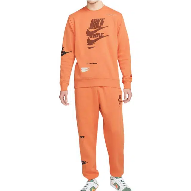 Nike Sportswear Sport Essentials Logo