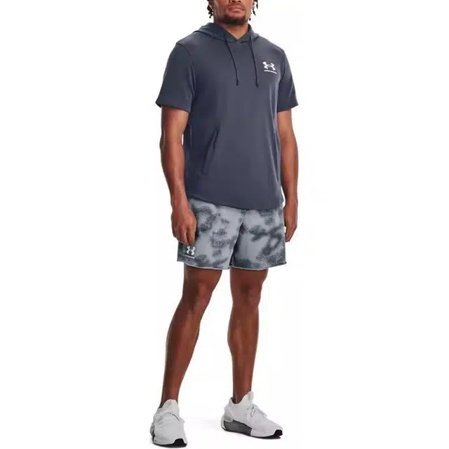 Under Armour T