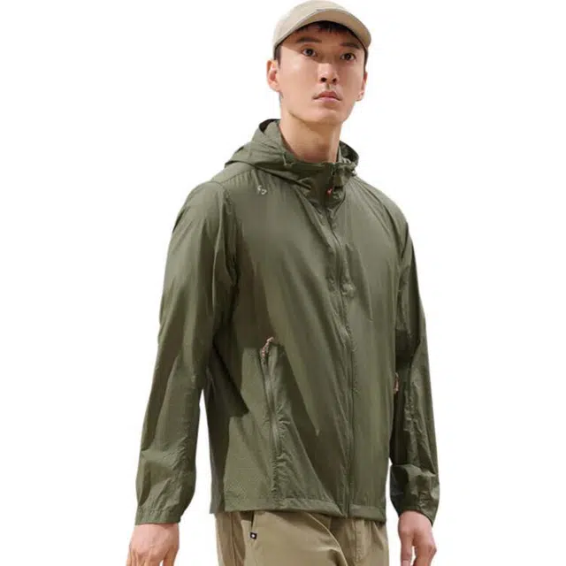 探路者 纯色连帽休闲透气舒适防晒服 男款 军绿