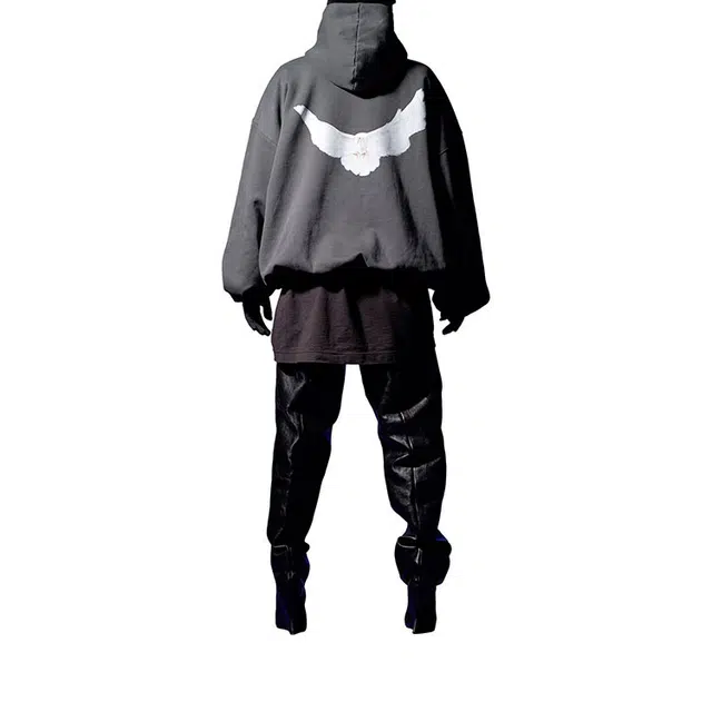 messy yeezy laces for women with hair extensions