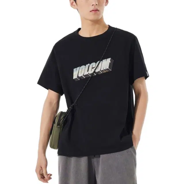 VOLCOM T