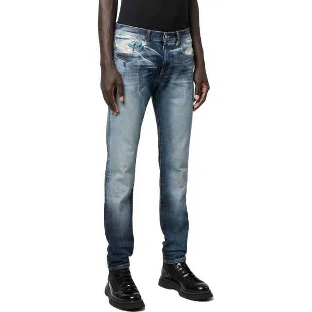 DIESEL FW22 2019 D-Strukt
