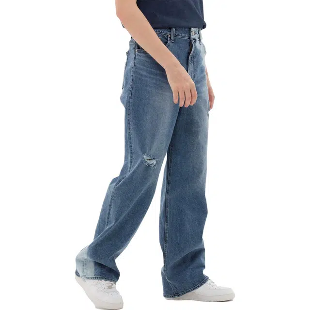 GUESS SS23