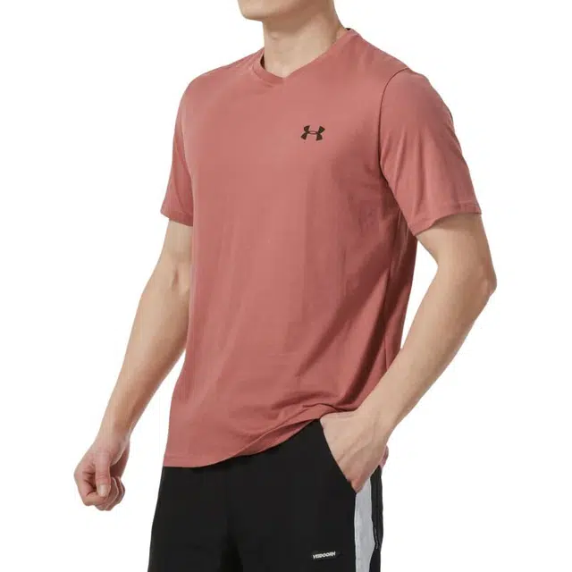 Under Armour Logo T