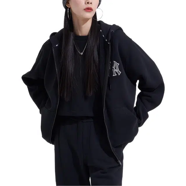 MLB FW22 Logo