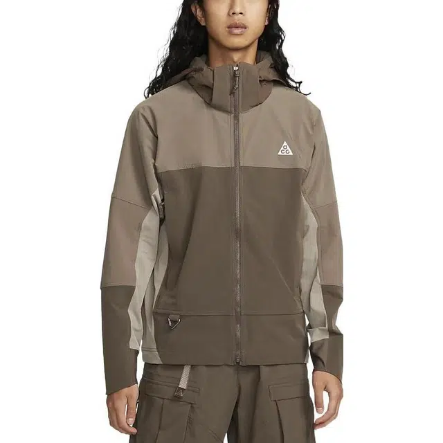 Nike ACG "Sun Farer"