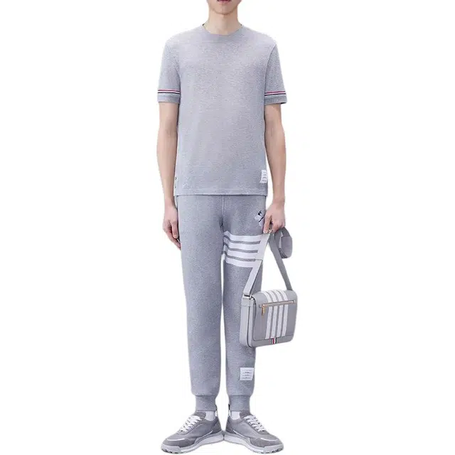 THOM BROWNE T