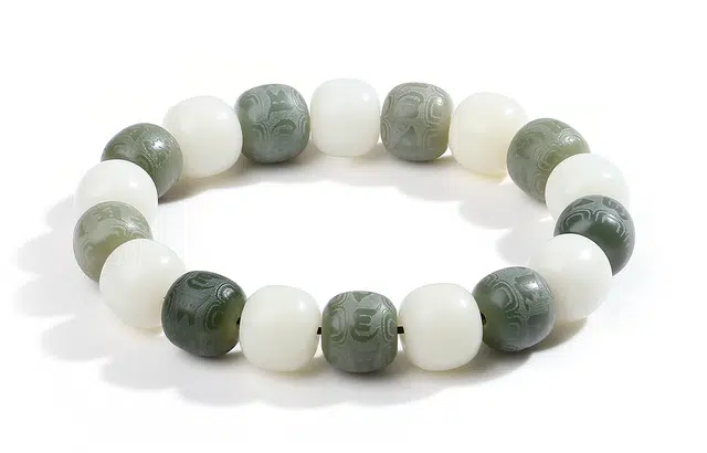 银千惠  新中式国风国潮小众复古雕刻珠六字箴言手持盘玩念珠转运佛珠串珠盘珠文玩手饰 其他菩提类 手串 男女同款情侣款 礼盒装